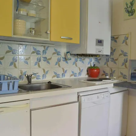 Cap D'agde, 1 Piece, 2 Personnes - Fr-1-249-124 *